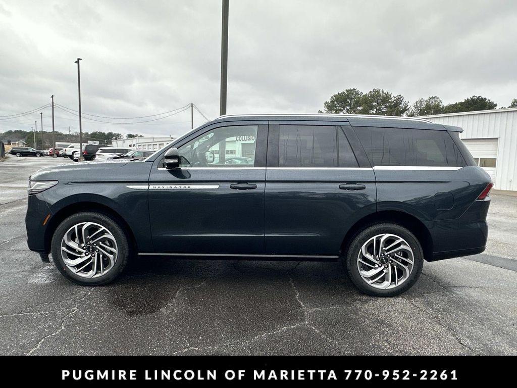 new 2026 Lincoln Navigator car, priced at $100,233