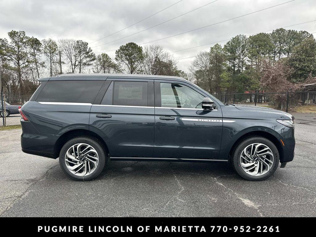 new 2026 Lincoln Navigator car, priced at $100,233