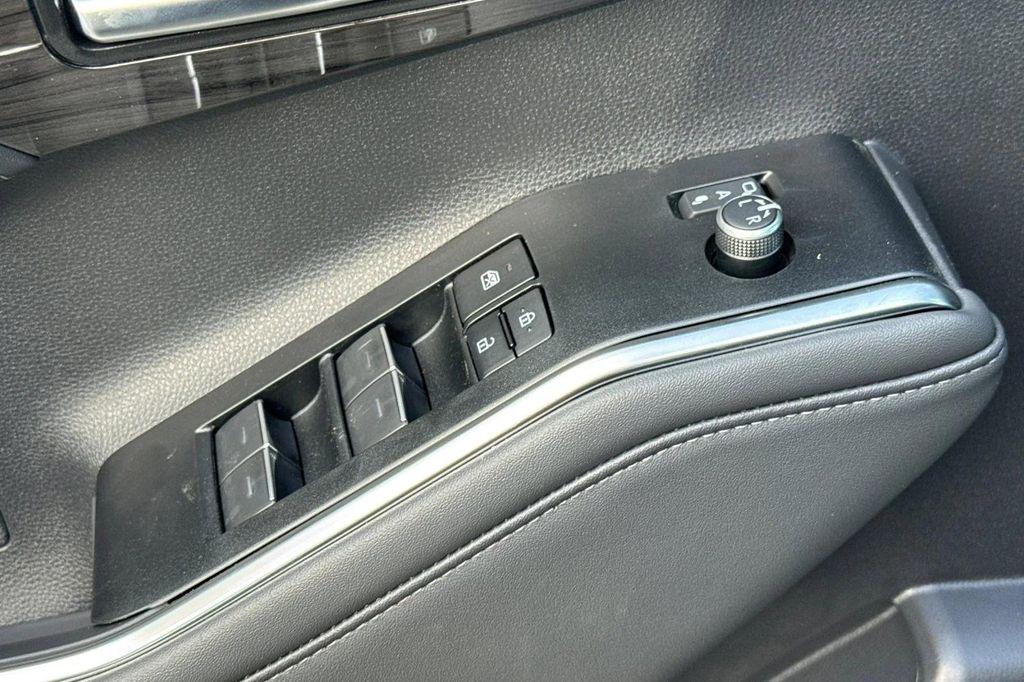 new 2026 Toyota Highlander Hybrid car, priced at $56,351