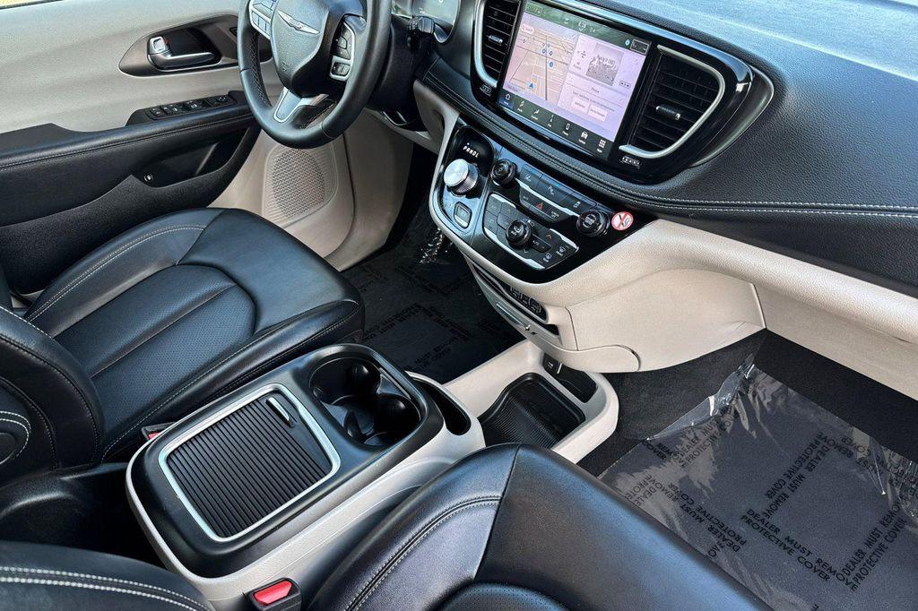 used 2024 Chrysler Pacifica Hybrid car, priced at $24,339