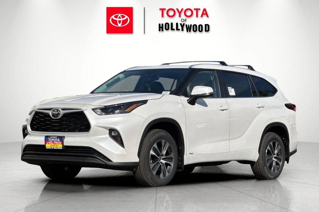 new 2026 Toyota Highlander Hybrid car, priced at $50,948