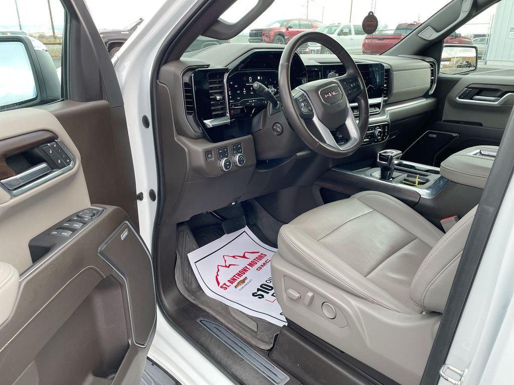 used 2022 GMC Sierra 1500 car, priced at $38,395