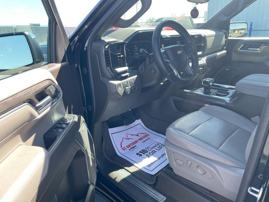 used 2024 Chevrolet Silverado 1500 car, priced at $43,995
