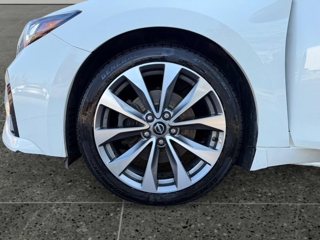 used 2023 Nissan Maxima car, priced at $28,918