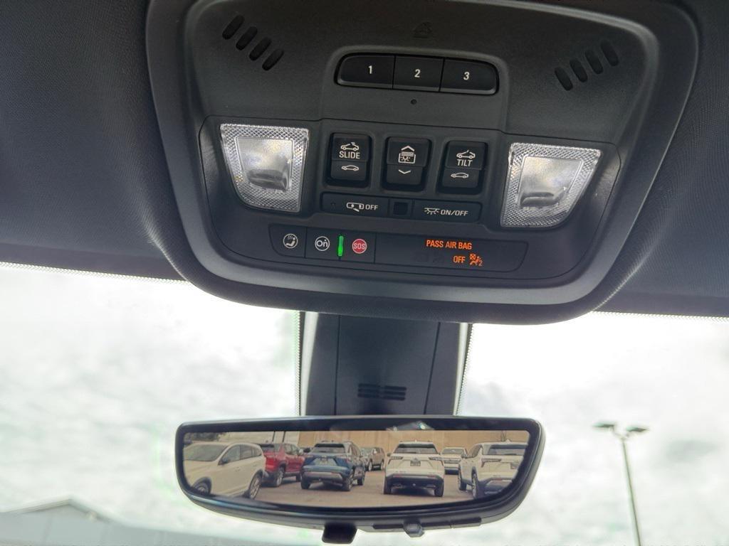 used 2022 Chevrolet Traverse car, priced at $28,422