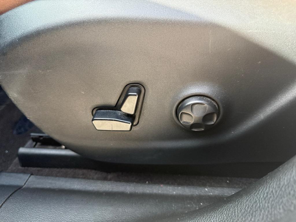 used 2019 Jeep Cherokee car, priced at $18,966