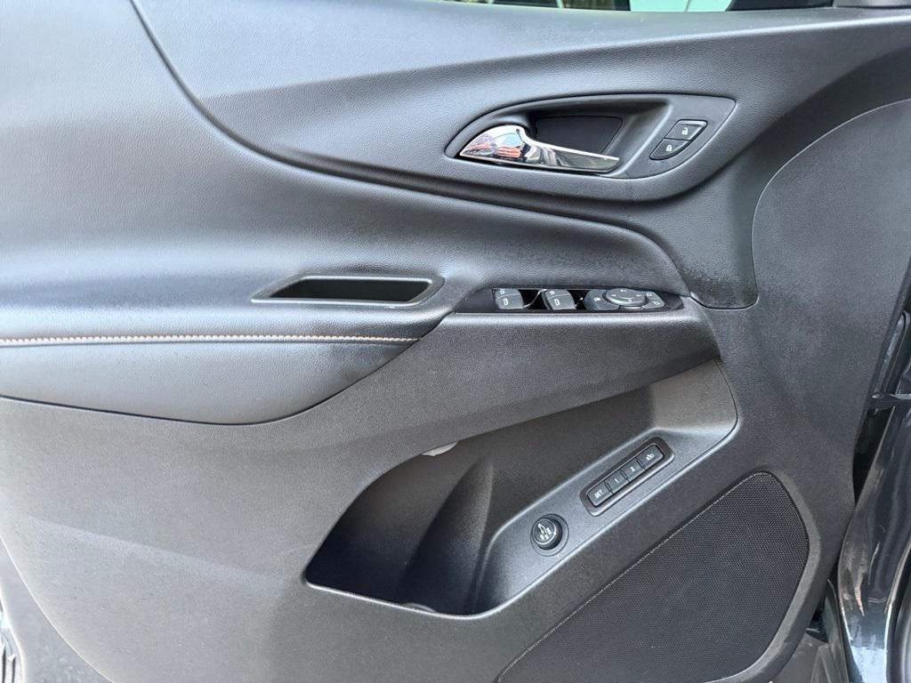 used 2022 Chevrolet Equinox car, priced at $22,100