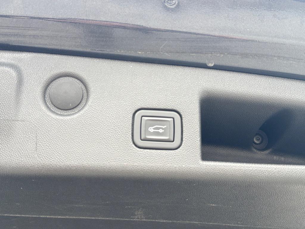 used 2023 Chevrolet Equinox car, priced at $20,383