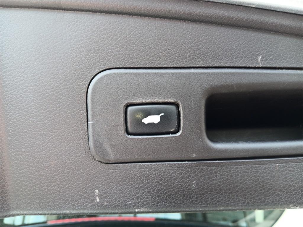 used 2018 Acura MDX car, priced at $18,856