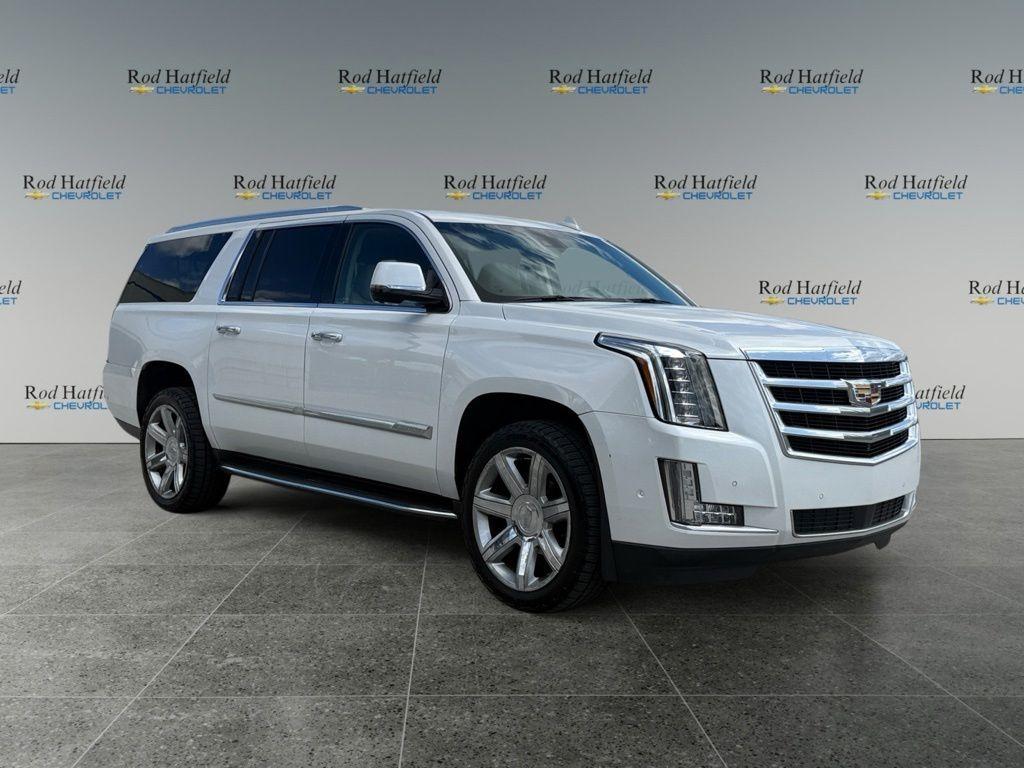 used 2020 Cadillac Escalade ESV car, priced at $32,997
