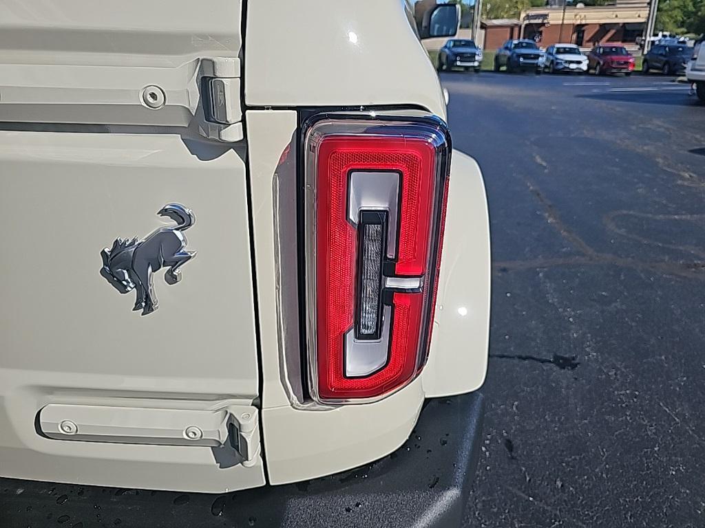 new 2025 Ford Bronco car, priced at $53,543