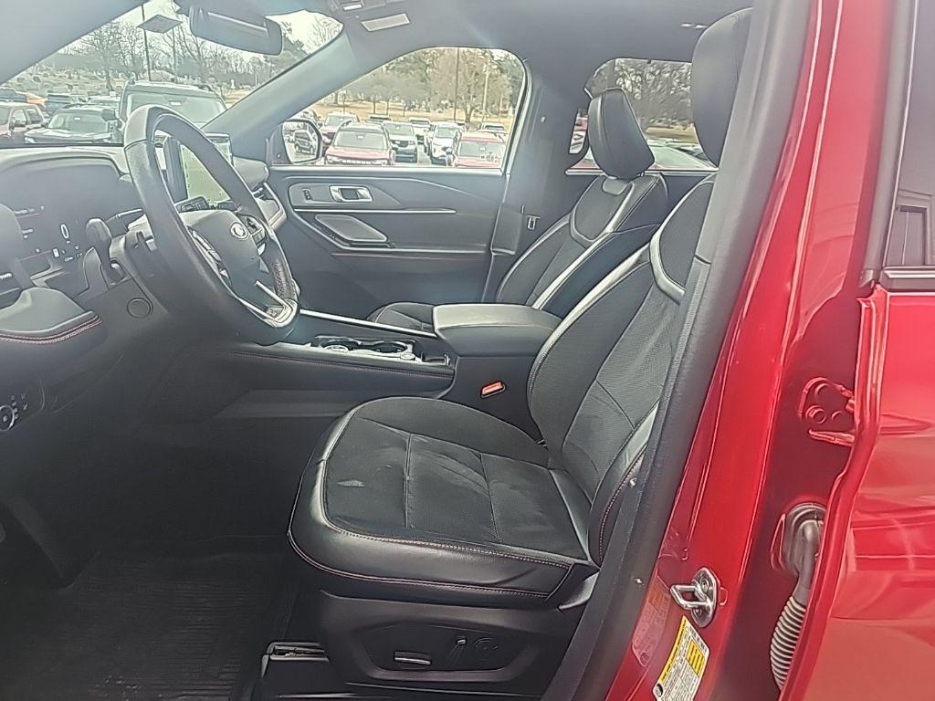 used 2025 Ford Explorer car, priced at $44,998