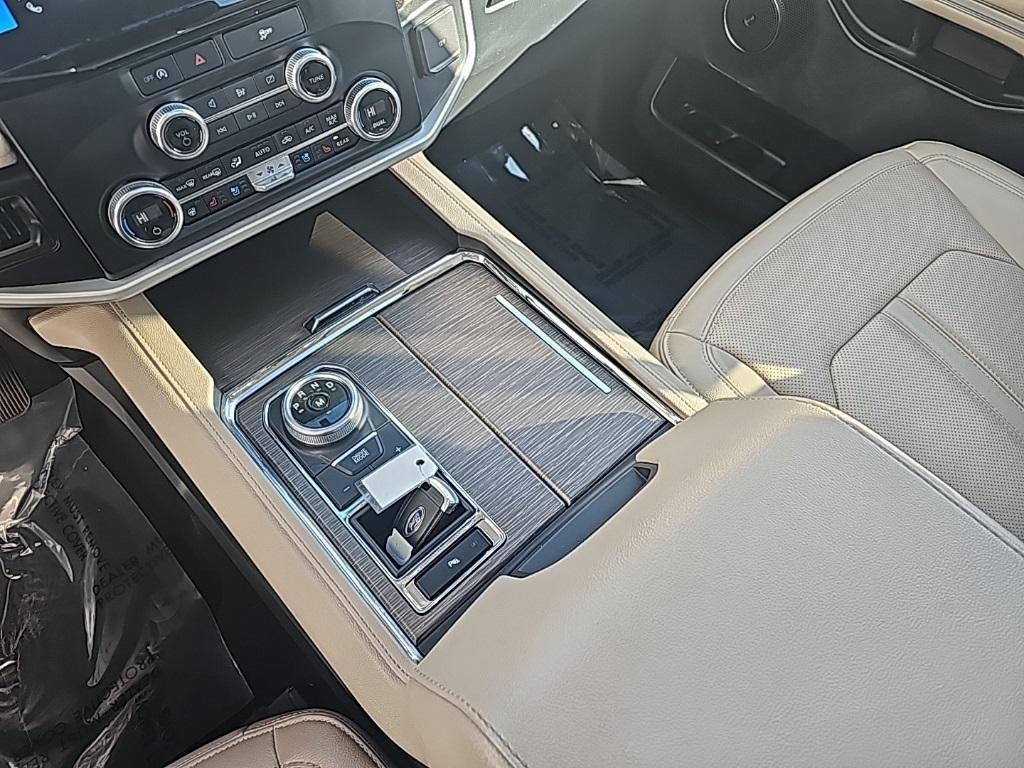 used 2024 Ford Expedition car, priced at $38,988