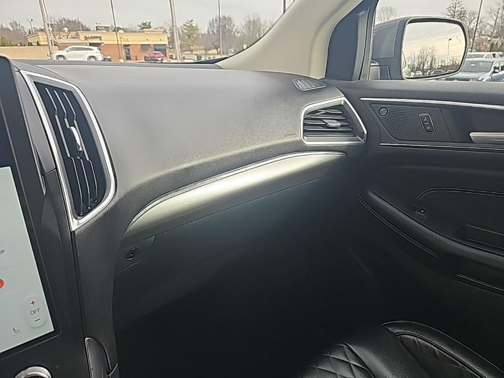 used 2024 Ford Edge car, priced at $25,988