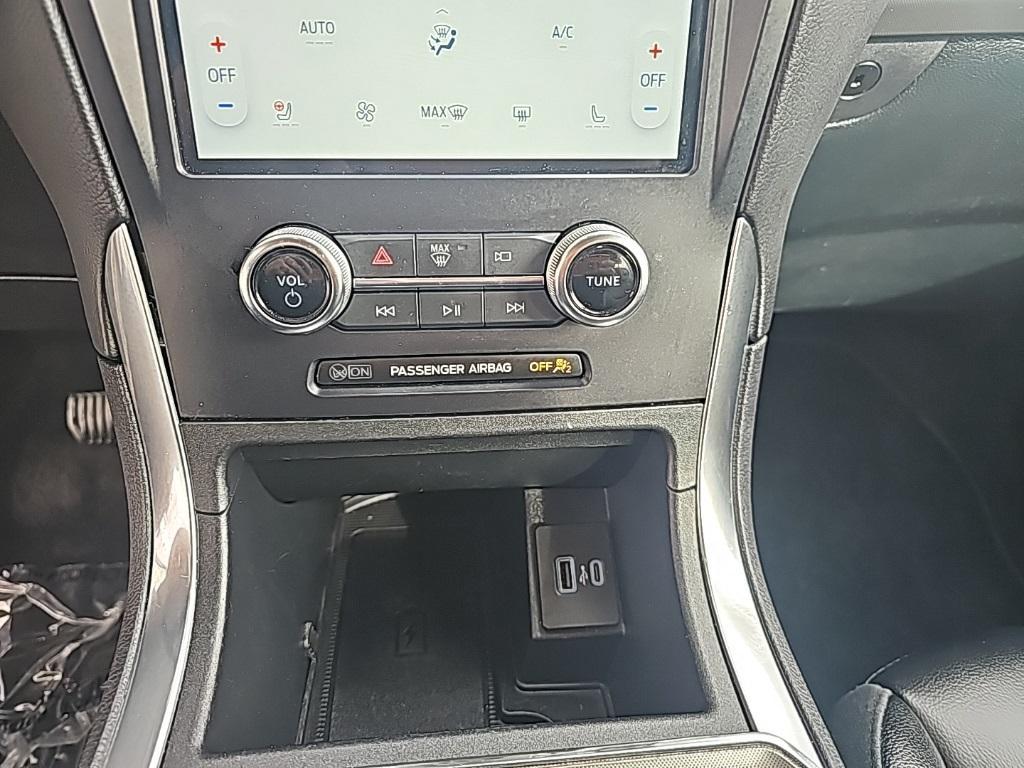 used 2024 Ford Edge car, priced at $25,988