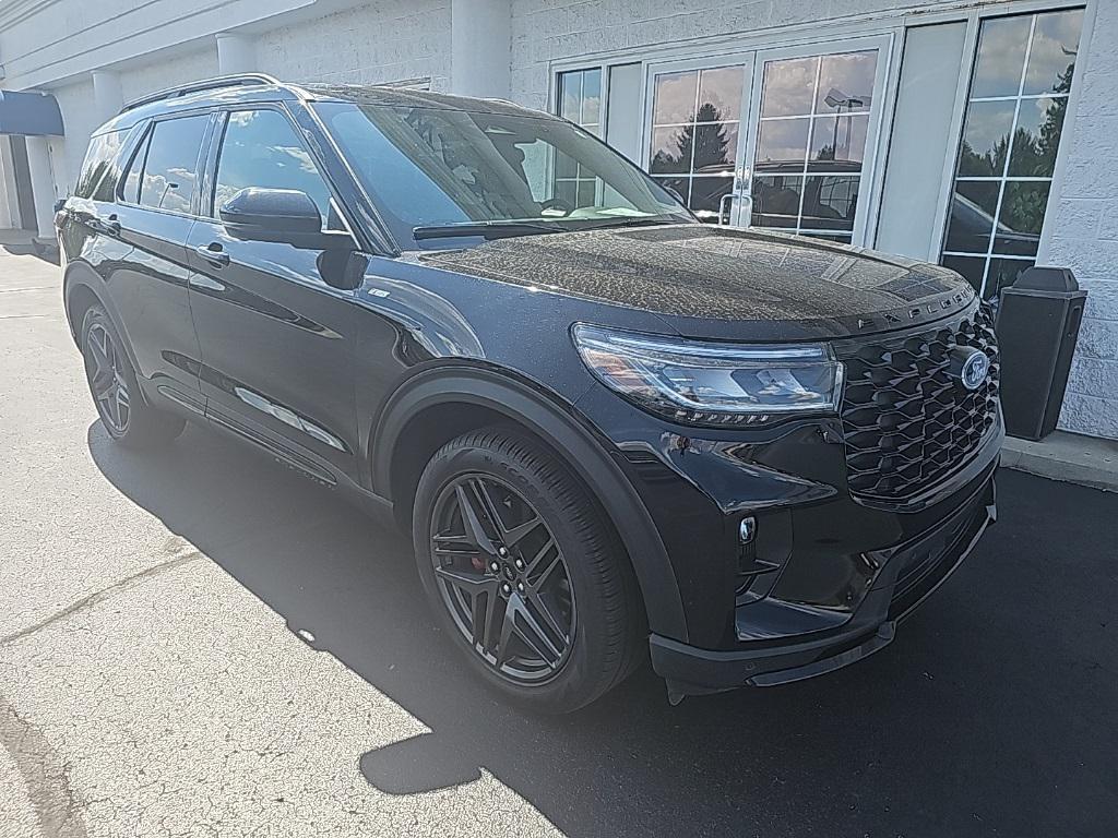 used 2025 Ford Explorer car, priced at $33,998