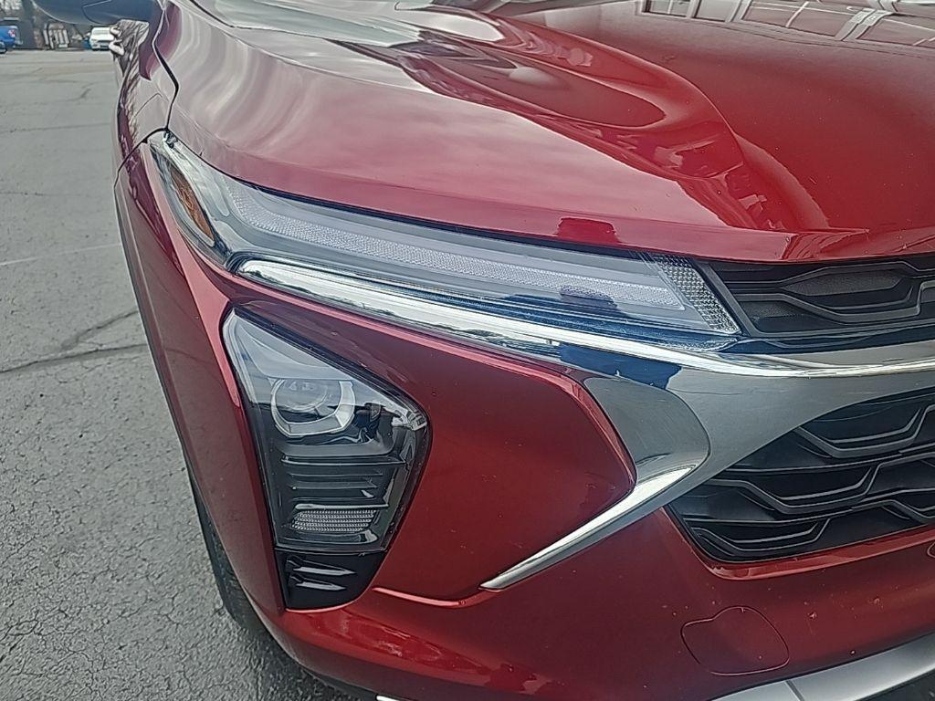 used 2025 Chevrolet Trax car, priced at $22,949