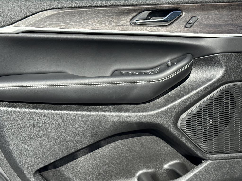 new 2025 Jeep Grand Cherokee car, priced at $54,235