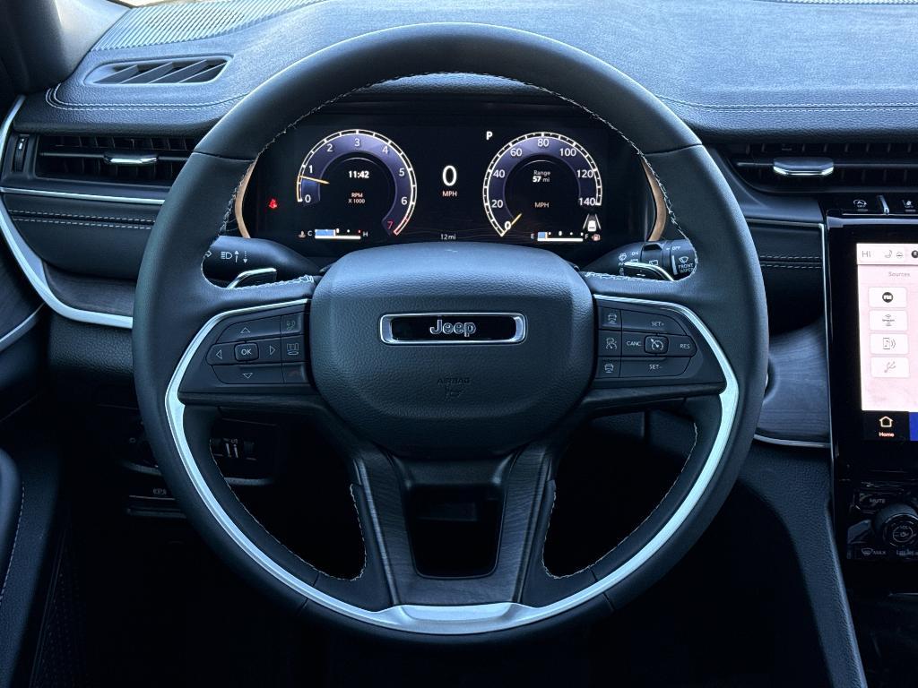 new 2025 Jeep Grand Cherokee car, priced at $53,640