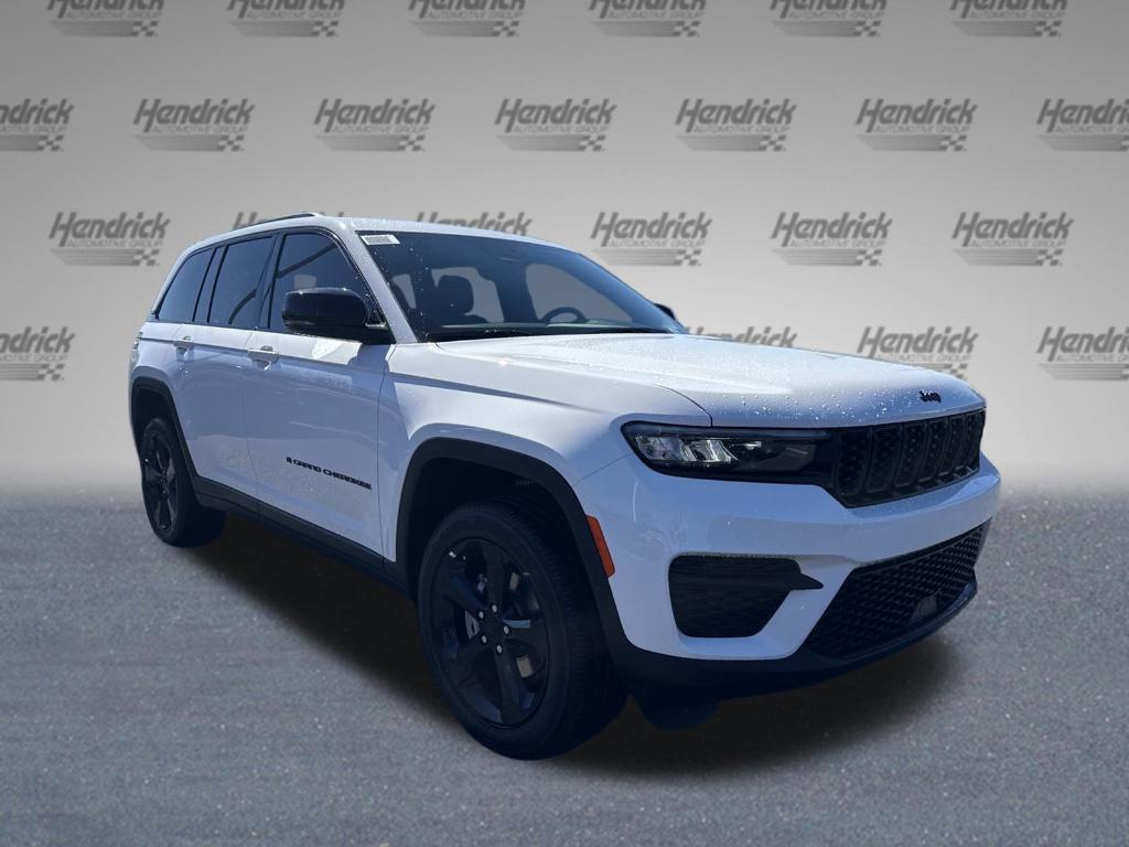 new 2025 Jeep Grand Cherokee car, priced at $45,780