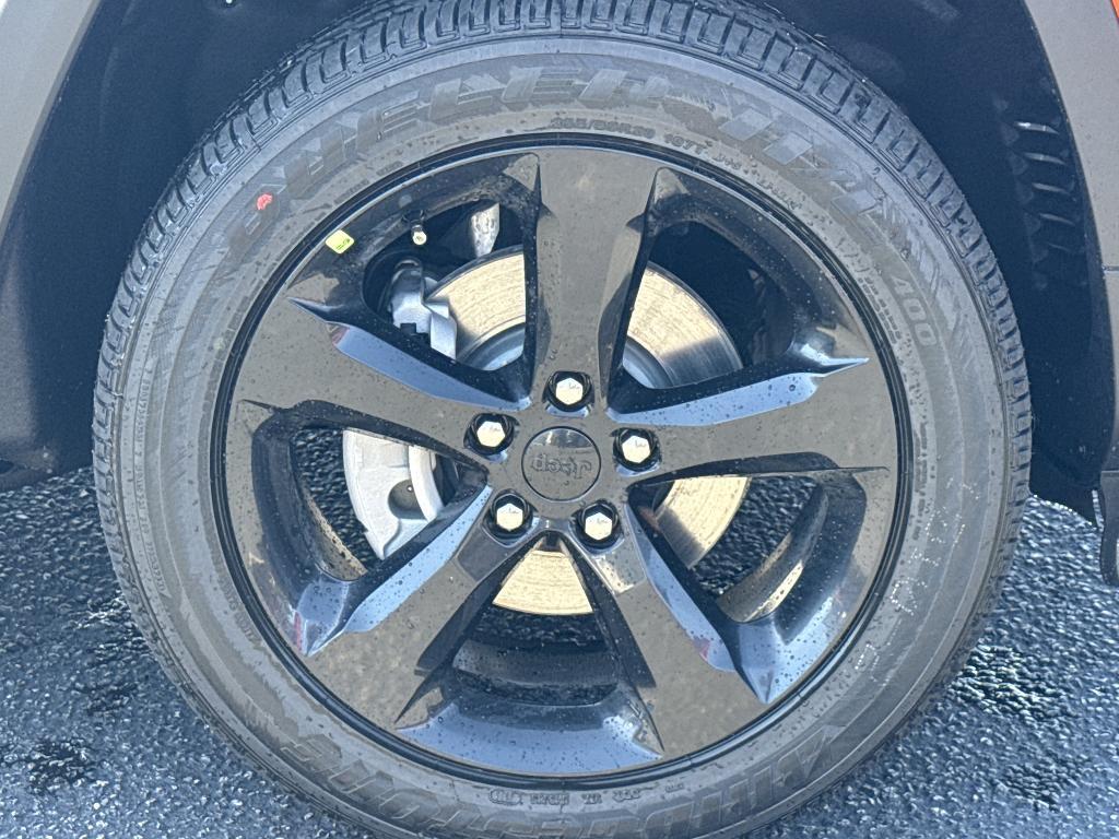 new 2025 Jeep Grand Cherokee car, priced at $45,780