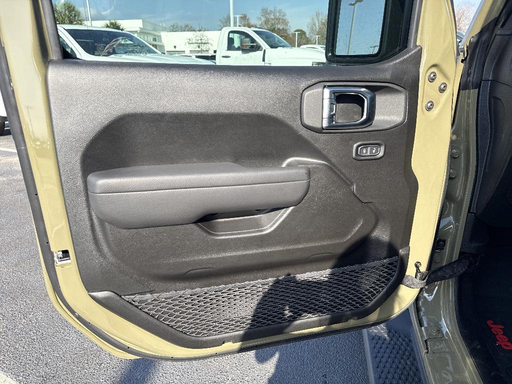 new 2026 Jeep Wrangler car, priced at $45,680