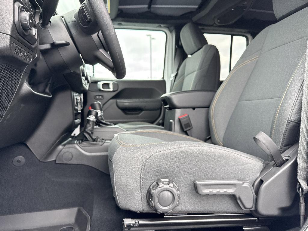 new 2026 Jeep Wrangler car, priced at $43,385