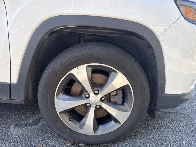 used 2020 Jeep Cherokee car, priced at $21,201