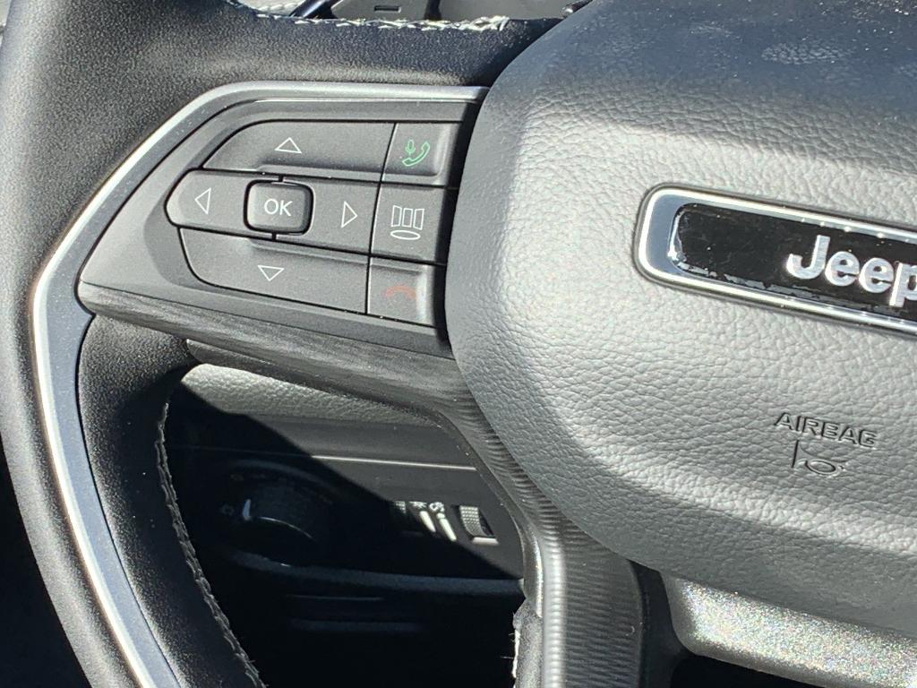 new 2025 Jeep Grand Cherokee L car, priced at $48,975