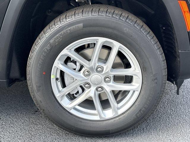 new 2025 Jeep Grand Cherokee car, priced at $43,167