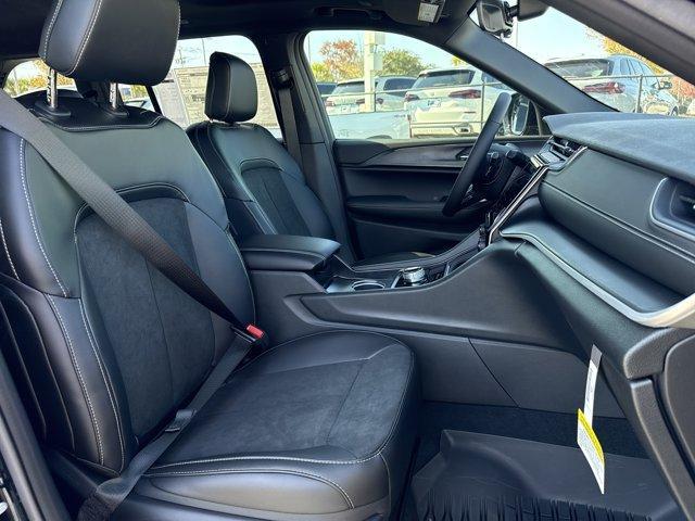 new 2025 Jeep Grand Cherokee car, priced at $44,730