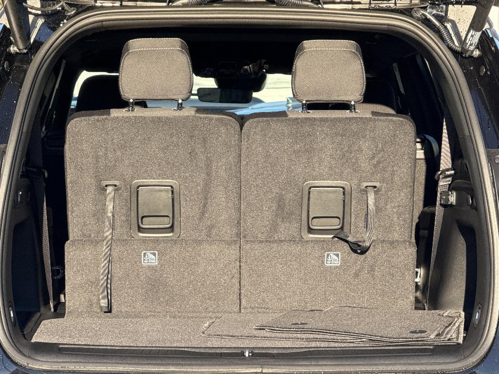 new 2025 Jeep Grand Cherokee L car, priced at $43,920