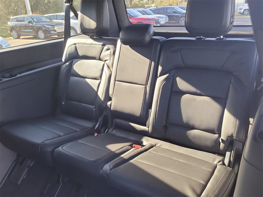 new 2025 Lincoln Navigator car, priced at $101,791