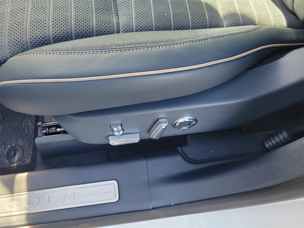 new 2026 Lincoln Nautilus car, priced at $75,375