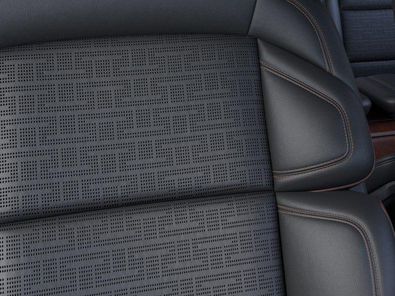 new 2025 Lincoln Navigator car, priced at $105,255