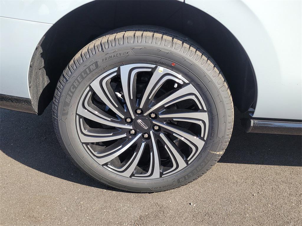 new 2025 Lincoln Navigator car, priced at $107,755