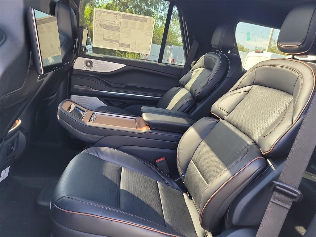 new 2025 Lincoln Navigator car, priced at $107,755