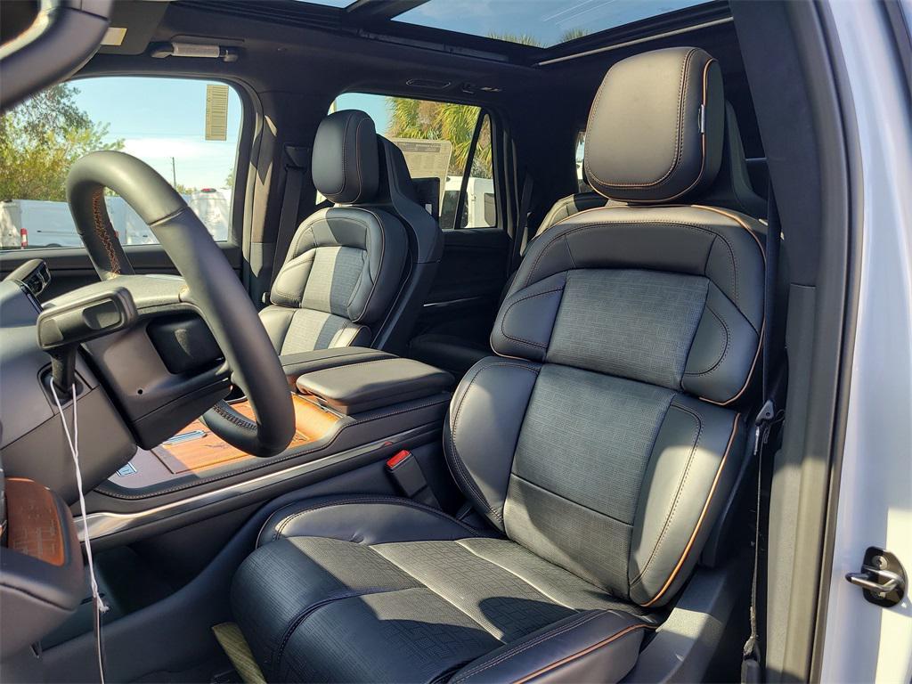 new 2025 Lincoln Navigator car, priced at $107,755