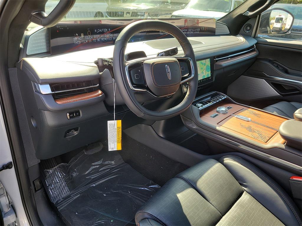 new 2025 Lincoln Navigator car, priced at $107,755