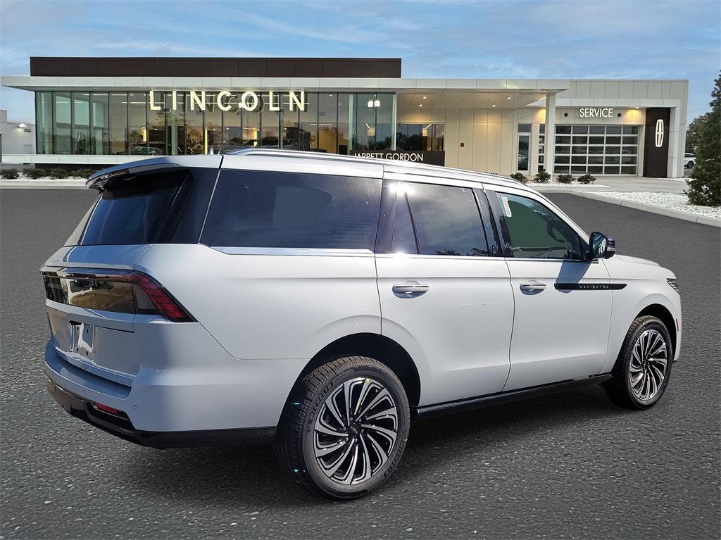 new 2025 Lincoln Navigator car, priced at $107,755