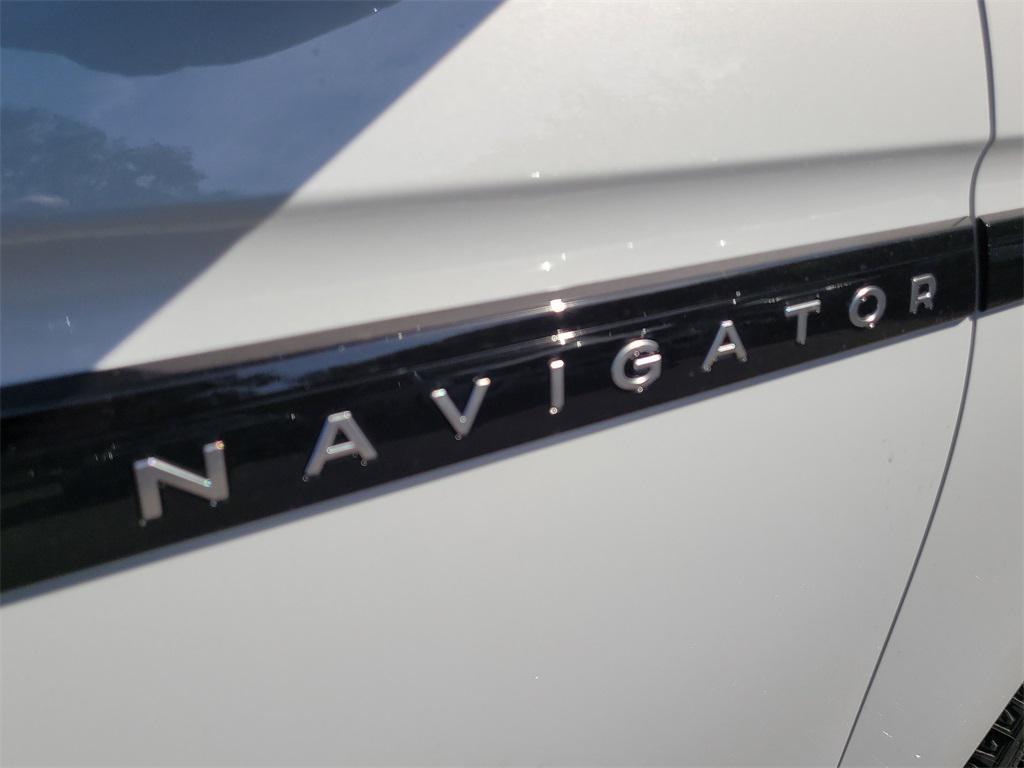 new 2025 Lincoln Navigator car, priced at $107,755