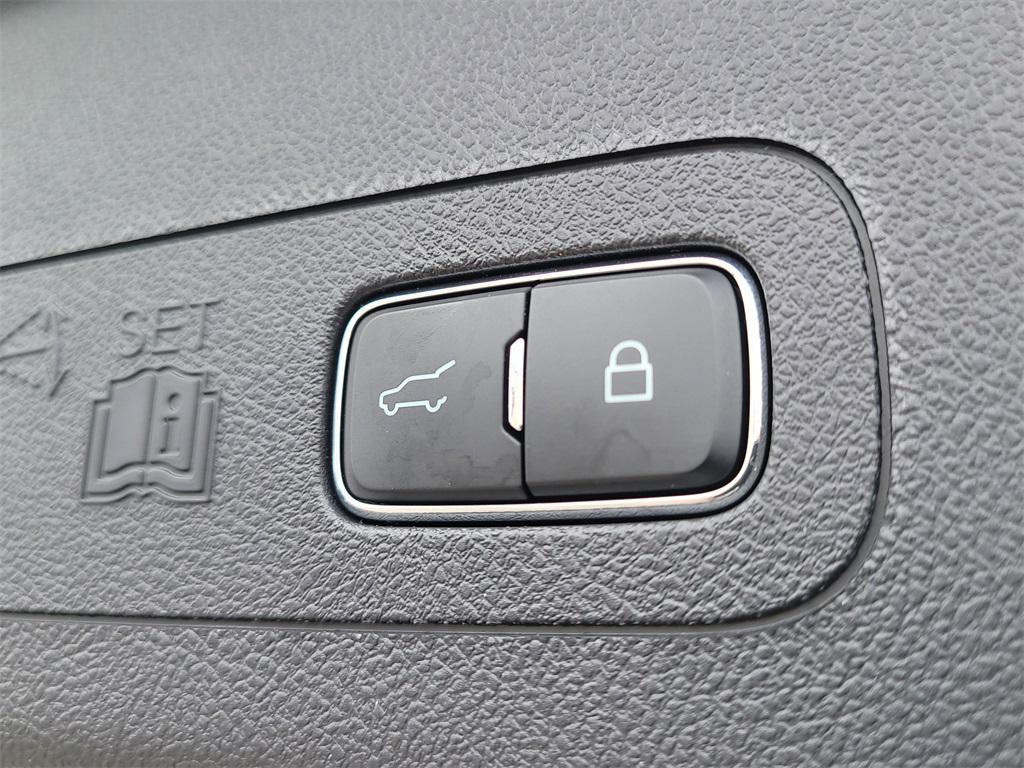 used 2025 Lincoln Aviator car, priced at $59,499