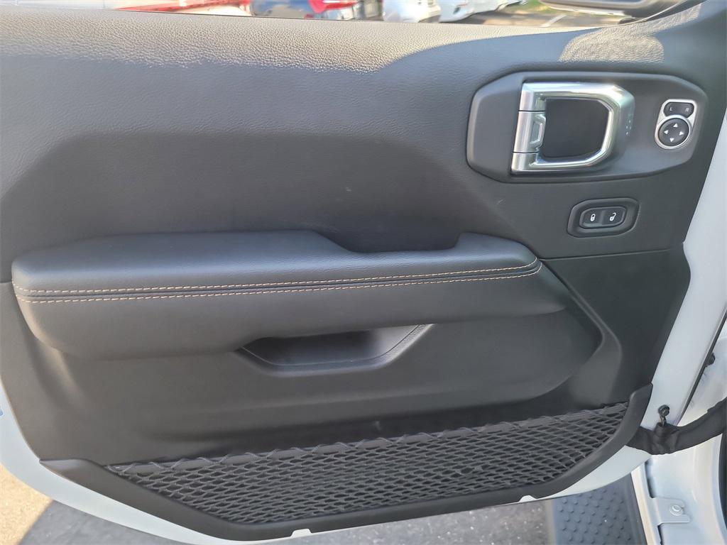 used 2022 Jeep Wrangler Unlimited car, priced at $32,498