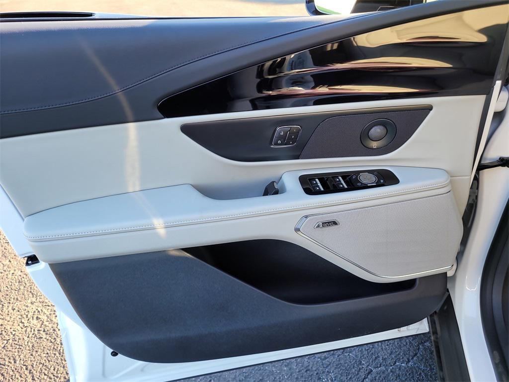 new 2026 Lincoln Nautilus car, priced at $58,102