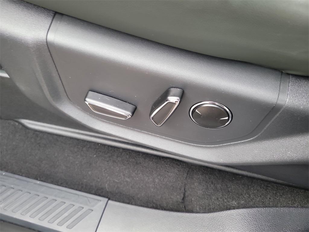 used 2024 Ford Expedition car, priced at $63,487