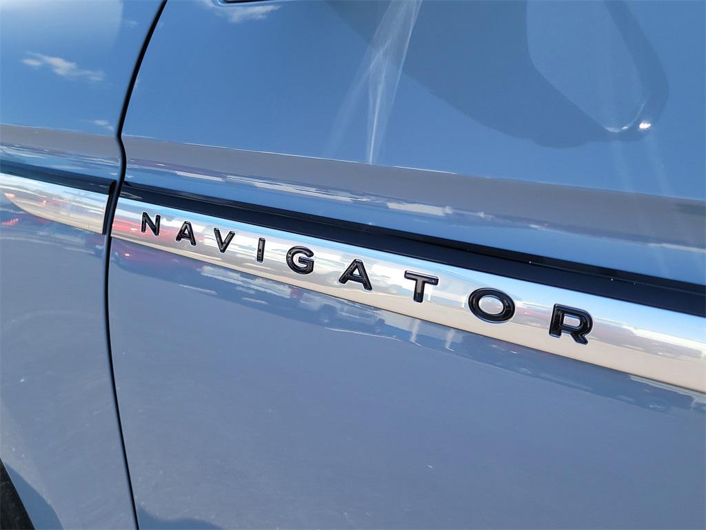 new 2025 Lincoln Navigator car, priced at $89,845