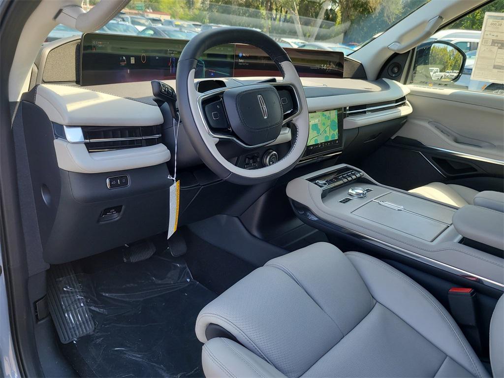 new 2025 Lincoln Navigator car, priced at $89,845