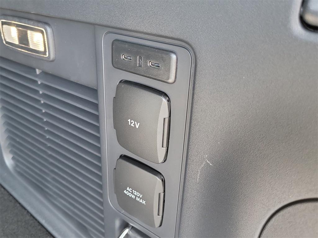 new 2025 Lincoln Navigator car, priced at $89,845