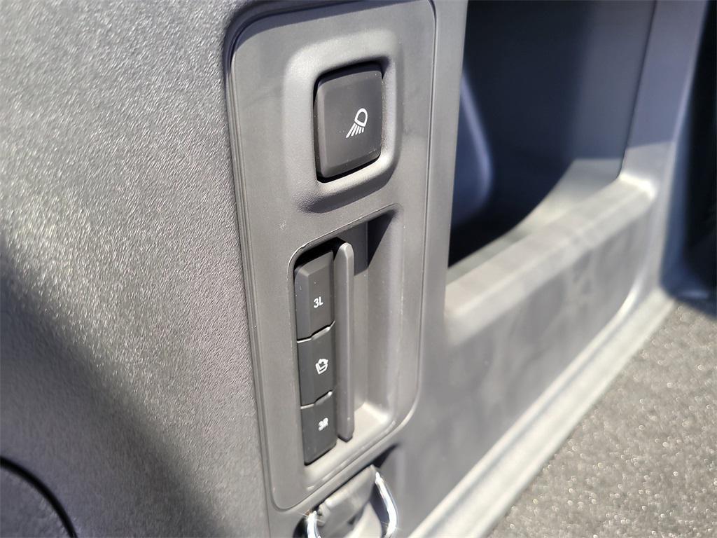 new 2025 Lincoln Navigator car, priced at $89,845