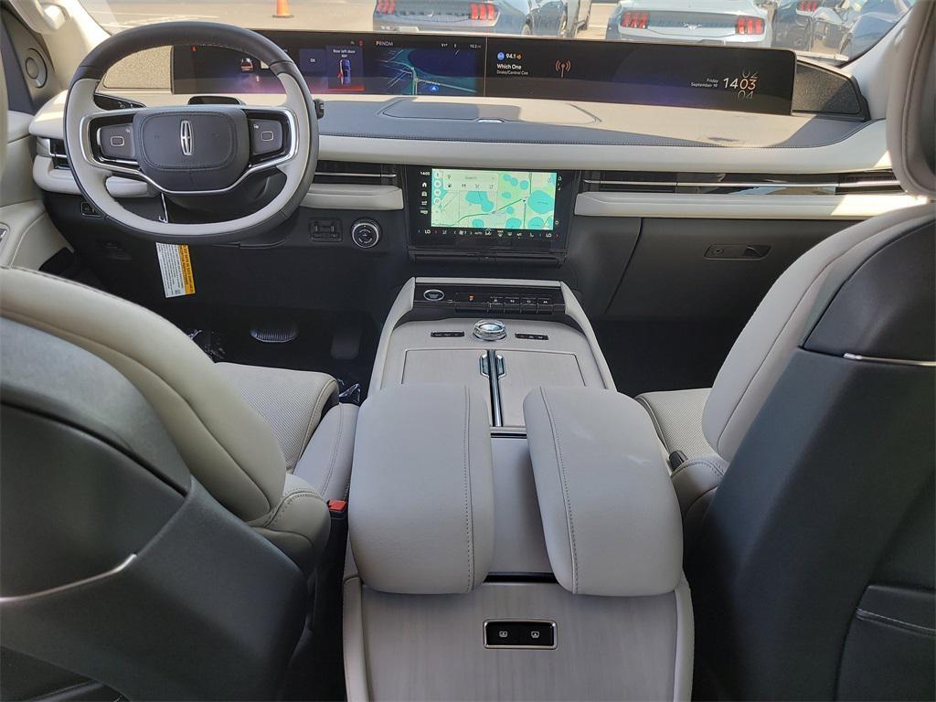 new 2025 Lincoln Navigator car, priced at $89,845